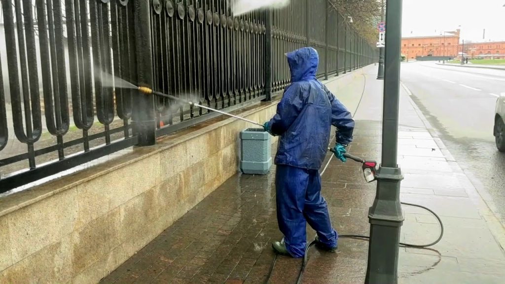 fence cleaning